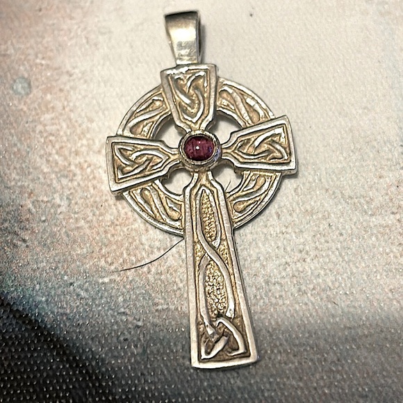 COPY - * Rare unidentified Stamp Garnet Stone Celtic Cross Pendant - Picture 3 of 8